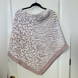 Barefoot Dreams Ultra Chic Lite Leopard Print Wrap in Faded Rose